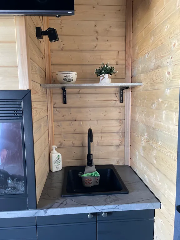 Домик на берегу моря