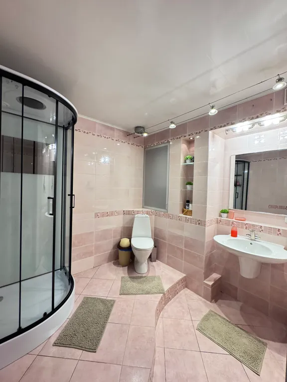 Уютная квартира у ТЦ Столица