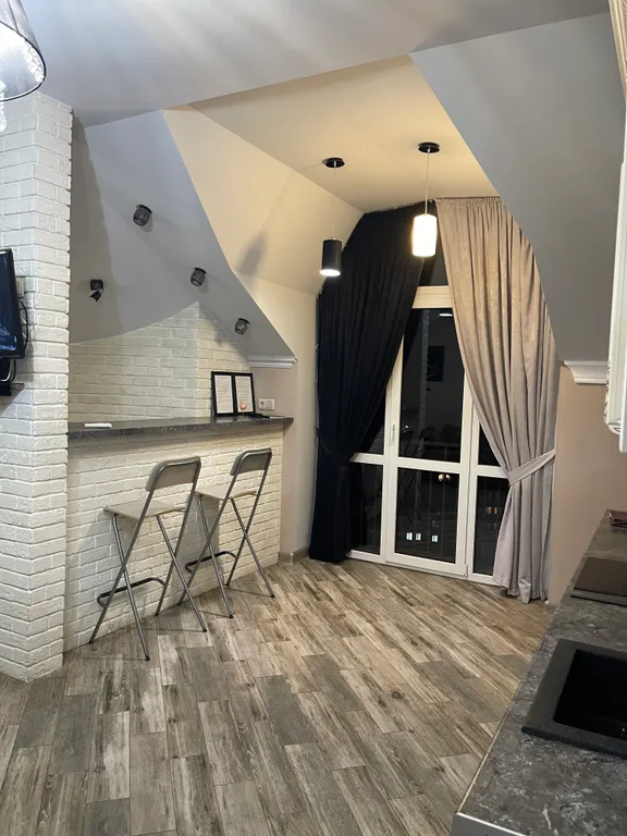 Квартира с видом на горы, в центре города