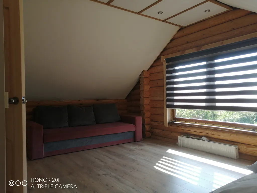 Дом из дерева у моря