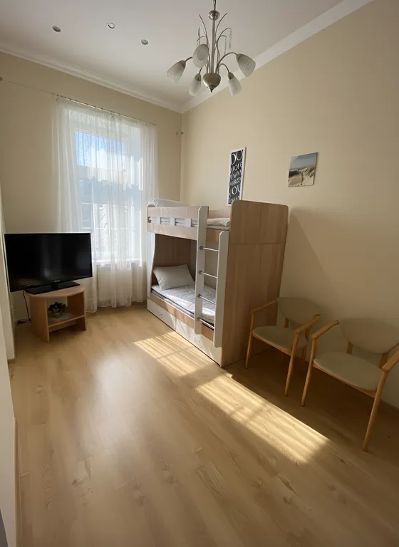 Апартаменты в центре на Карла Маркса 34