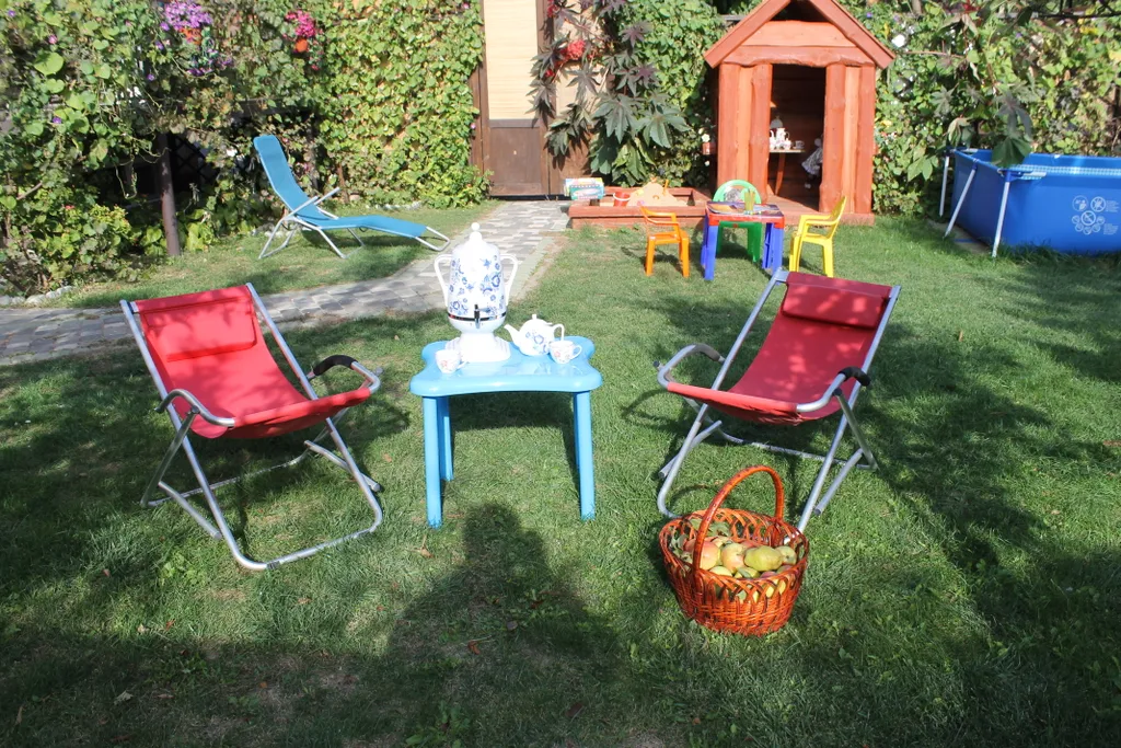 Коттеджу моря: костровая чаша камин детская территория бассейн баттут.