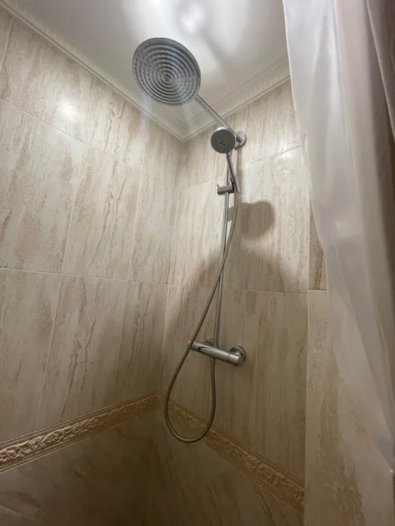 Апарт в Ласпи с террасой, 3 спальни, кухня, у самого моря, для 4-5 человек