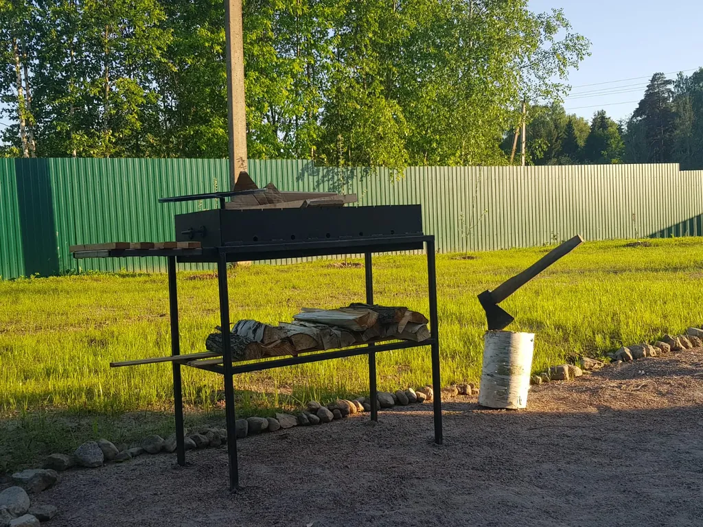 Коттедж Дом для семейного отдыха — Луга