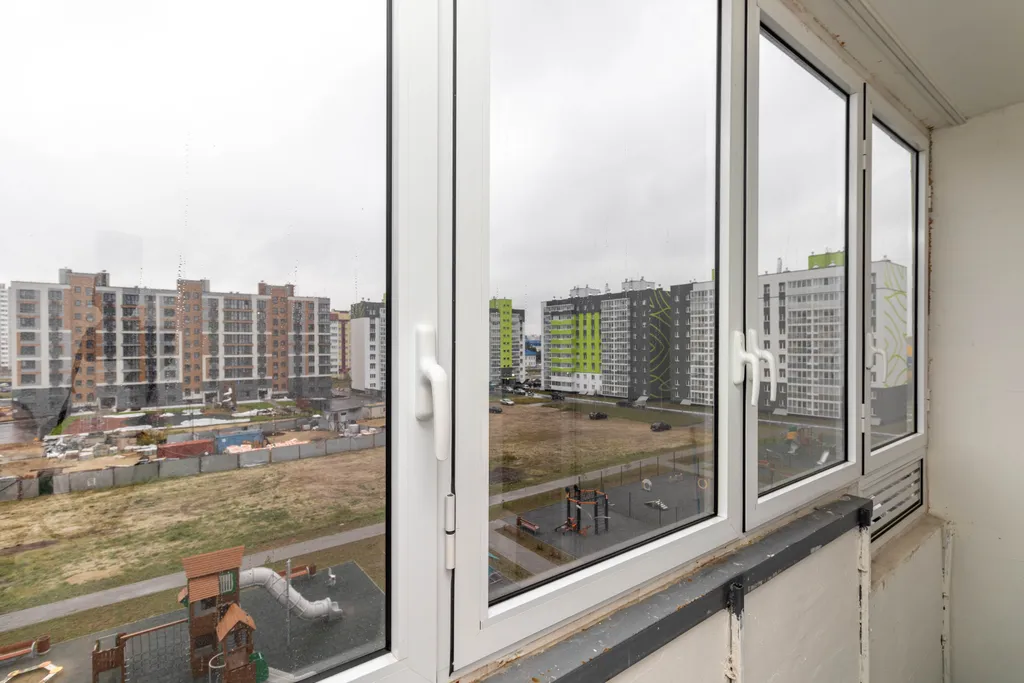 Квартира с жёлтым диваном