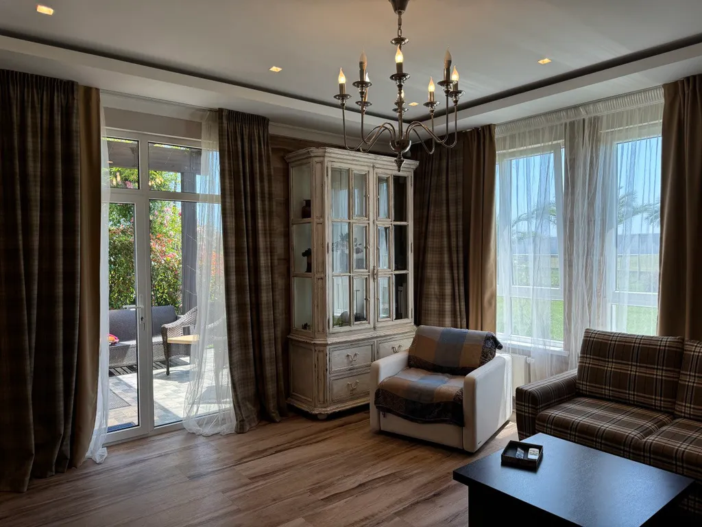 Квартира Апартамент с дизайнерским ремонтом в 100 шагах от моря и пляжа — аренда посуточно в Сириус