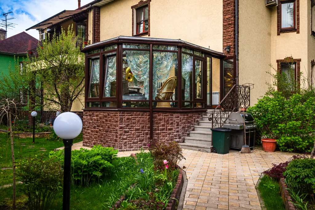 Дом с бассейном и сауной