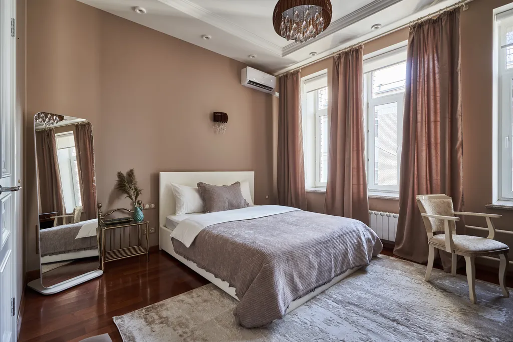 Квартира 3-комнатная квартира в знаменитом доме на Патриарших прудах в центре — Москва