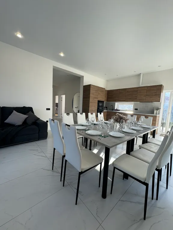 Новый дом с баней