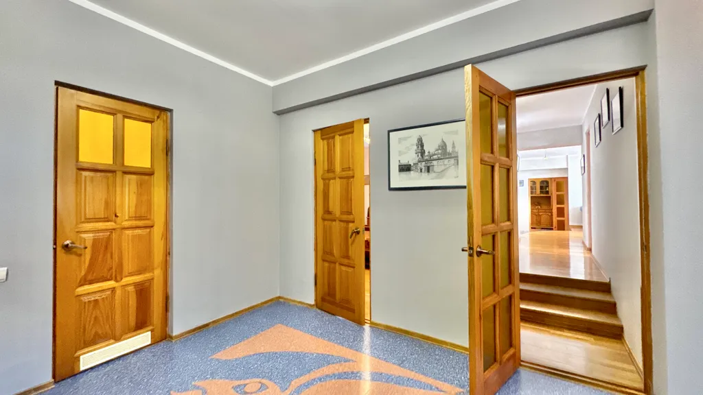 Дом у моря с личным парком, бассейном и сауной