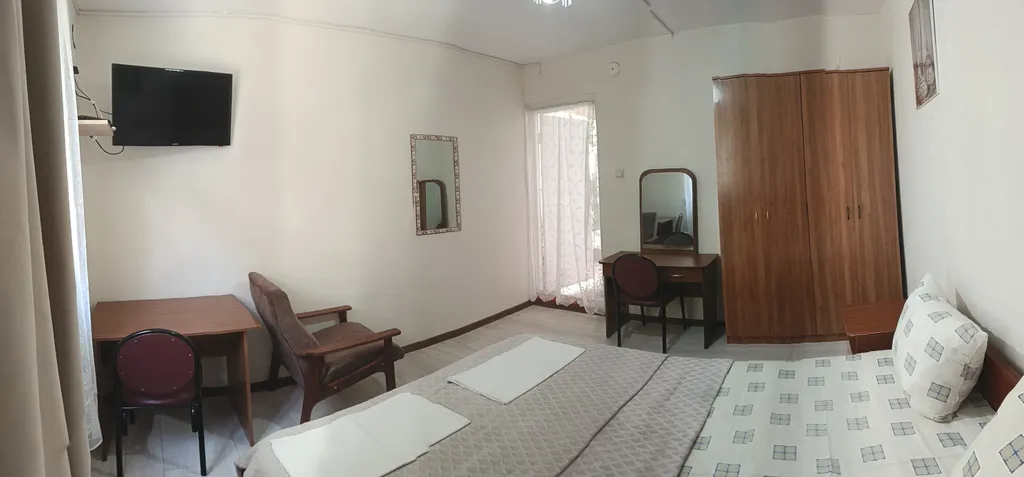 Улучшенный номер с 1 двуспальной кроватью