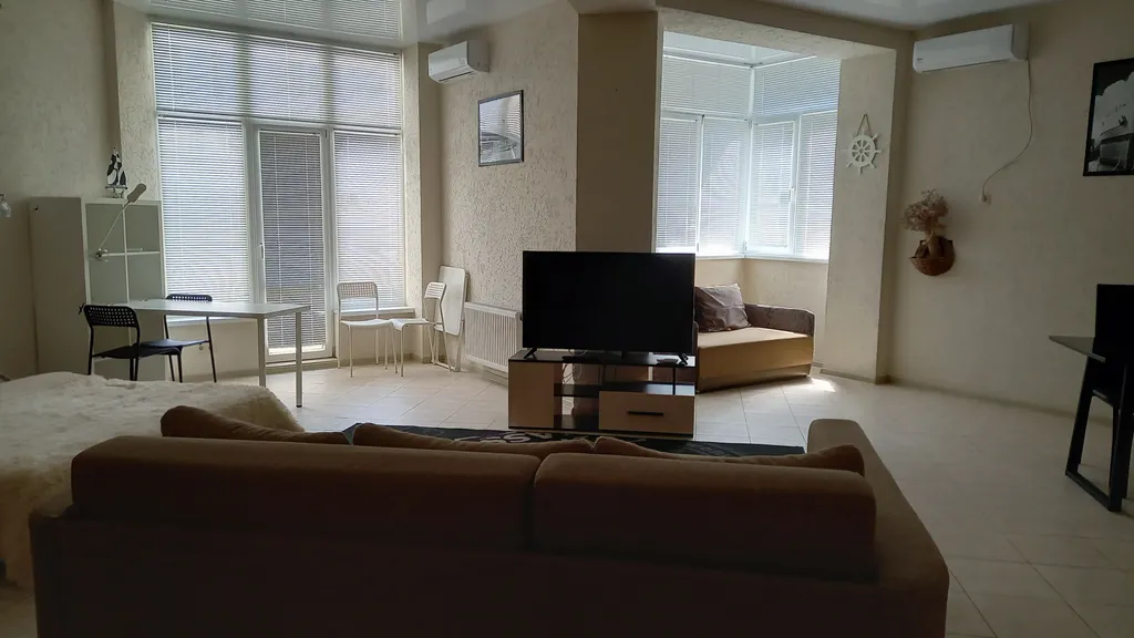 Просторная студия на первой линии у моря