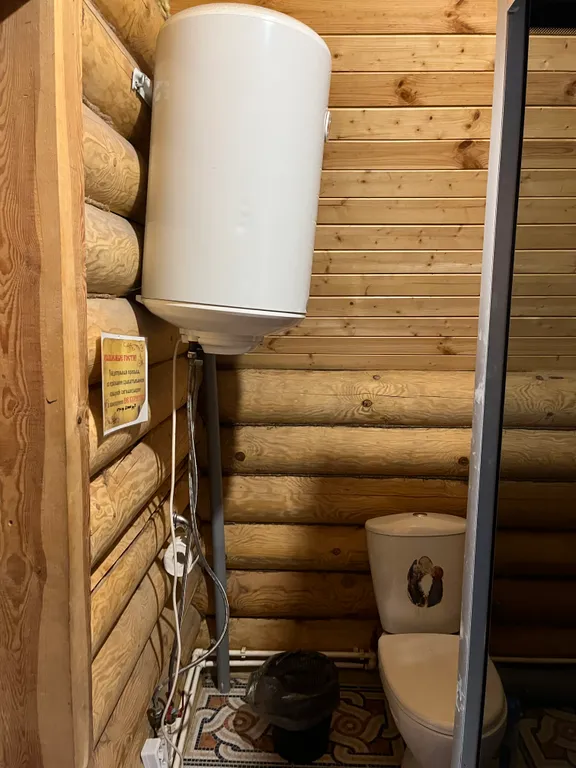 Большой коттедж в сосновом бору на берегу озера