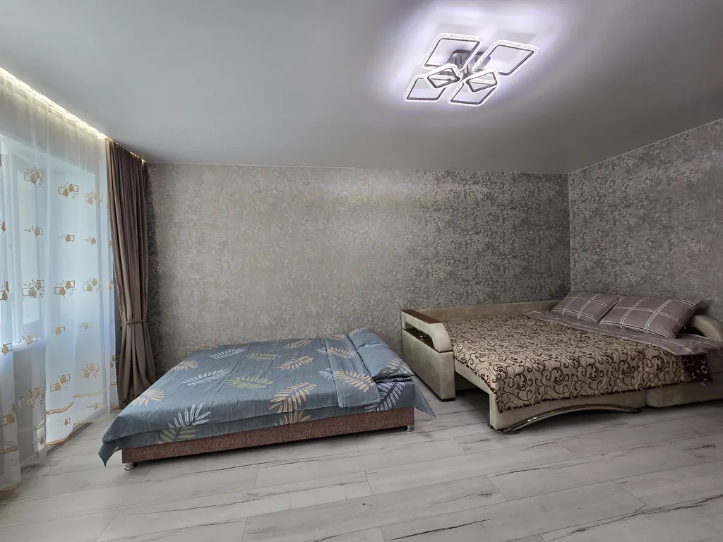 Красивая студия в стиле hi-tech