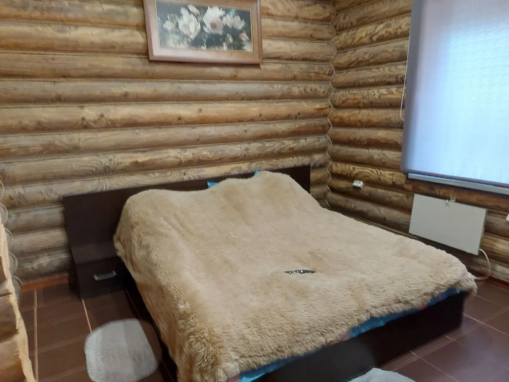 Дом изба в деревне с бассейном и баней