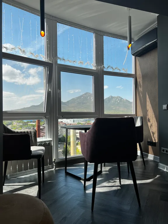 Апартамент с шикарным видом на горы