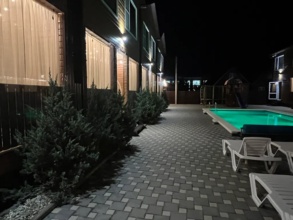 Коттедж с тёплым бассейном