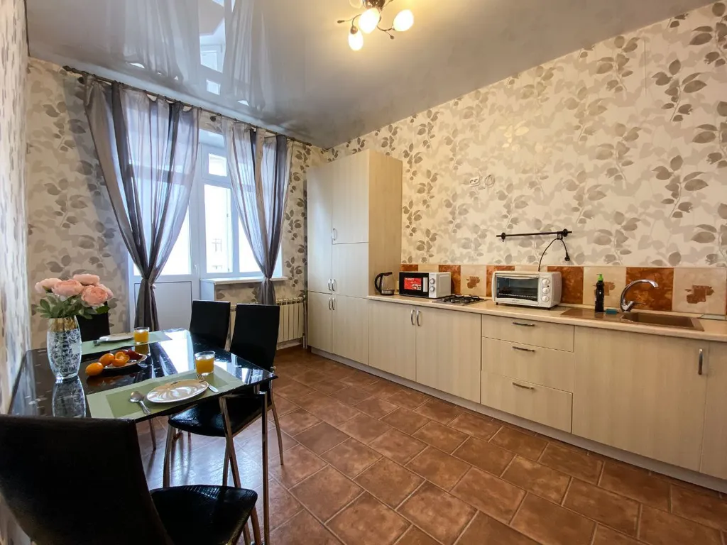 Самый центр Казани с видом на город и Волгу