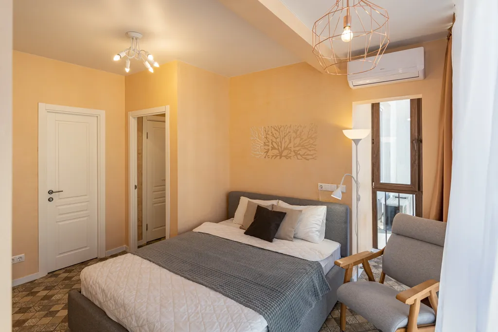 Квартира Двухкомнатная квартира класса комфорт с панорамным остеклением ветер гор — Геленджик