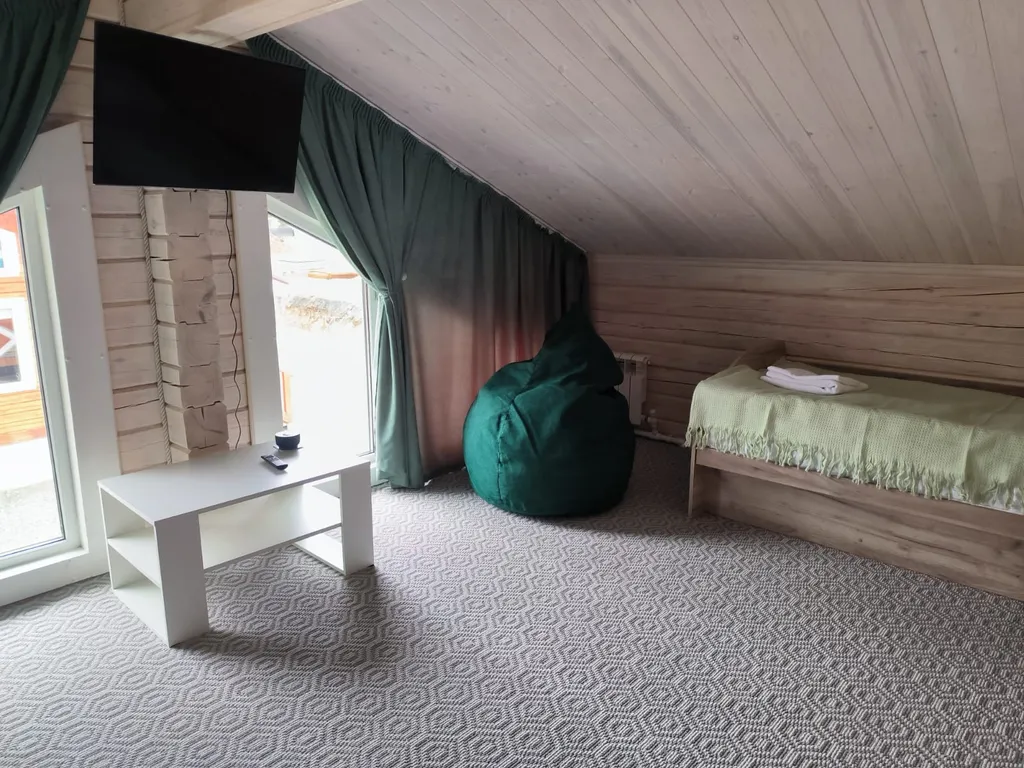 Коттедж на большую компанию близко от подъемника