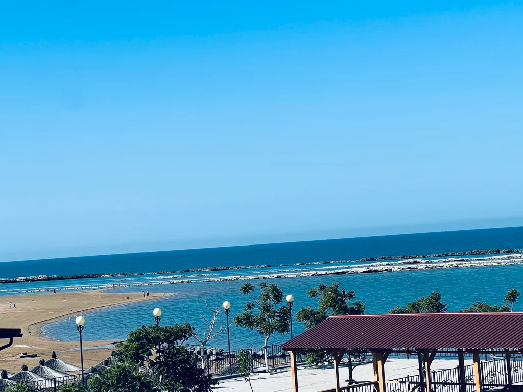 Студия на первой береговой линии