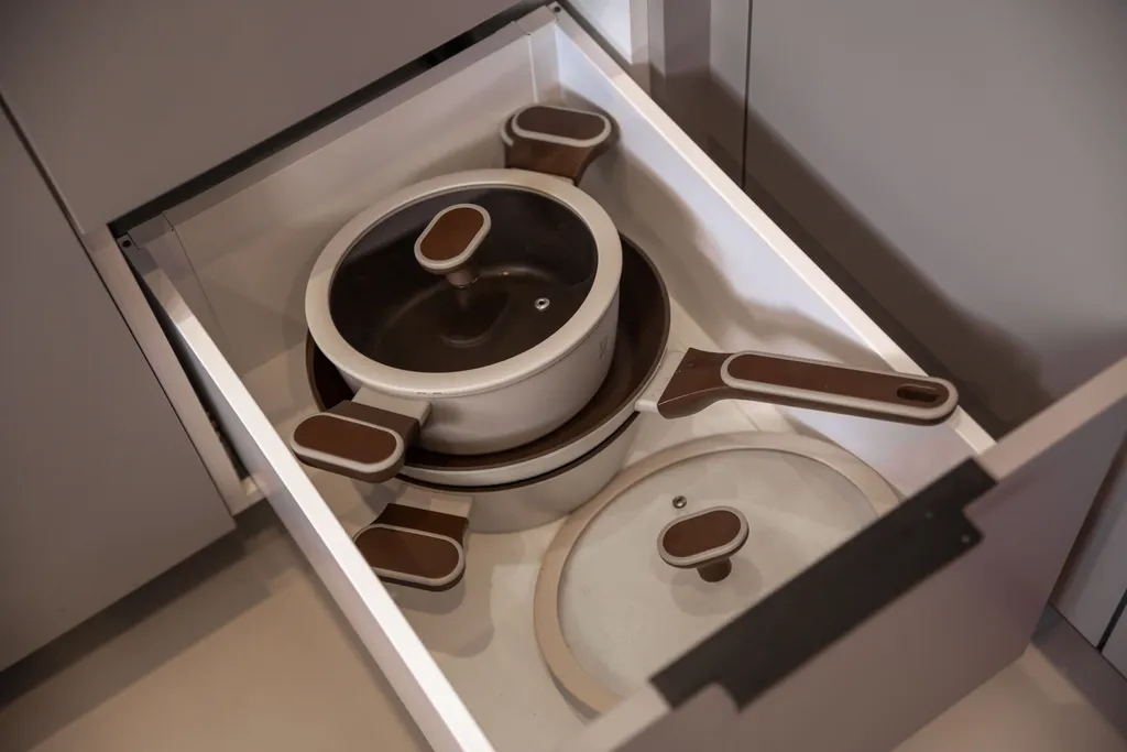 Стильная современная квартира с умной Алисой