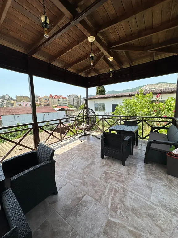 Прекрасная квартира в дуплексе с видом на крепость и море