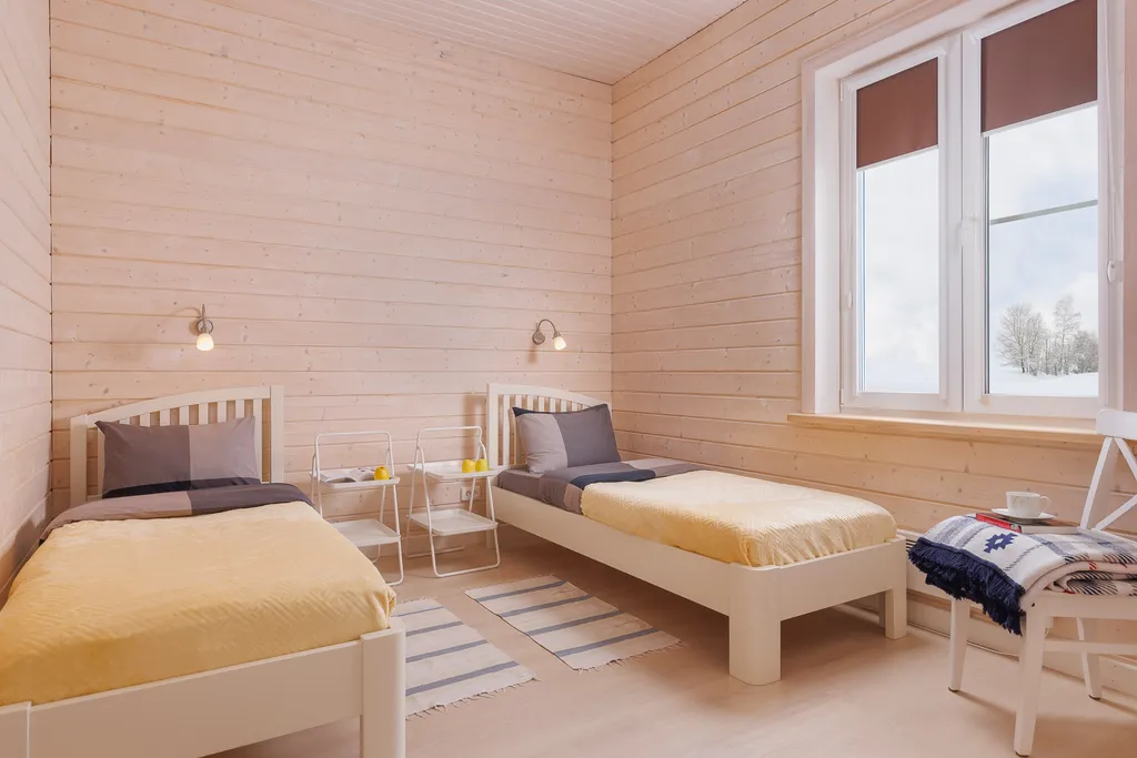 Коттедж Коттедж на берегу озера с видом на горнолыжный курорт и сауной внутри — Заозерный