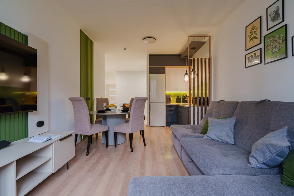 Большая квартира рядом с Аквапарком и СК Уктус