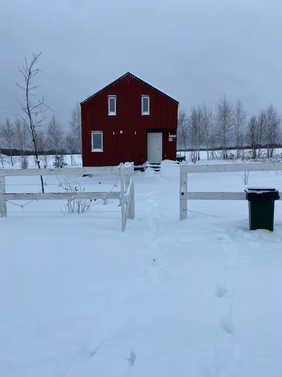 Домик Руби с камином в Болотов деревне