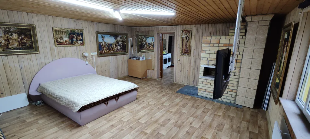 Уединенная дача с прудом и баней у Псковского озера