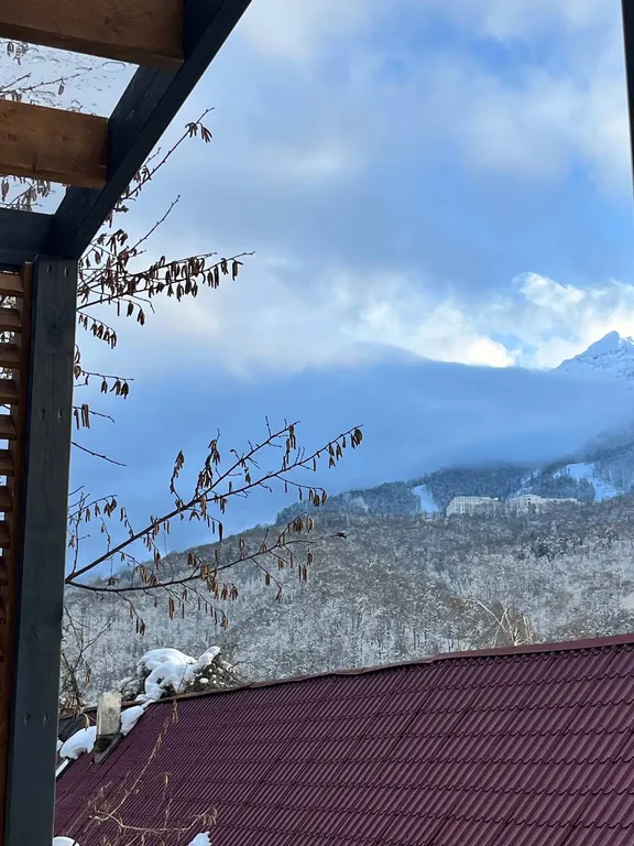 Уютный домик-студия с видом на горы