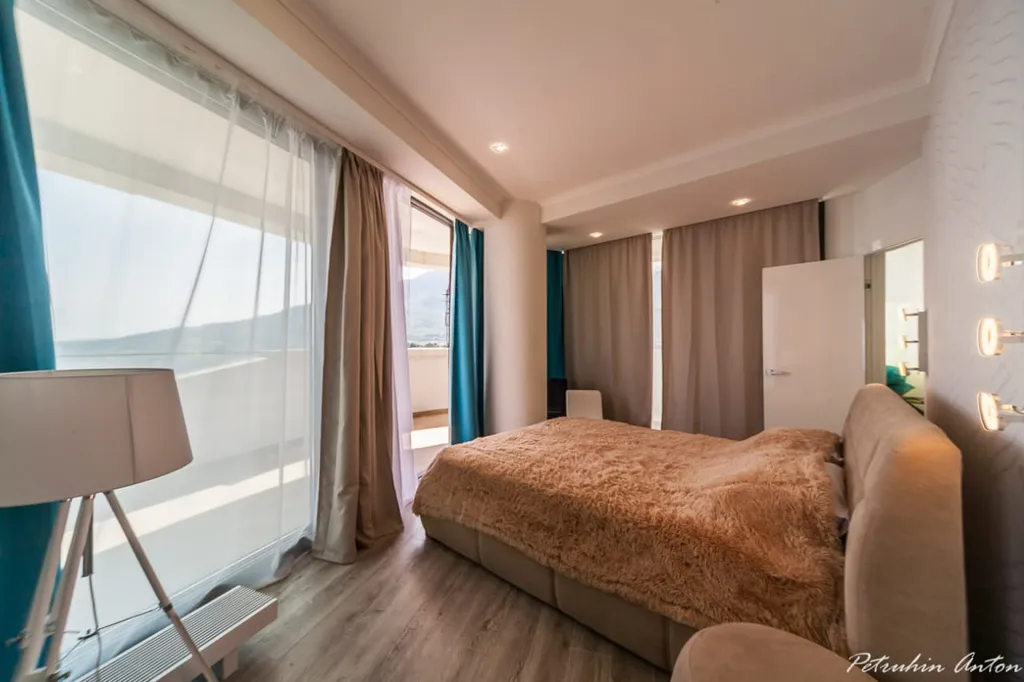 Квартира с панорамным видом на море и горы на юбк