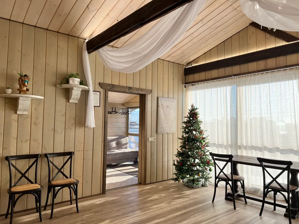 Шале с банкетным залом в черте города