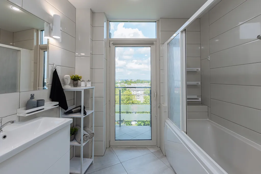 Очень большая квартира на берегу озера рядом с островом Канта