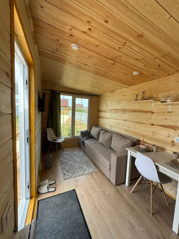 Уютный дом в лесу