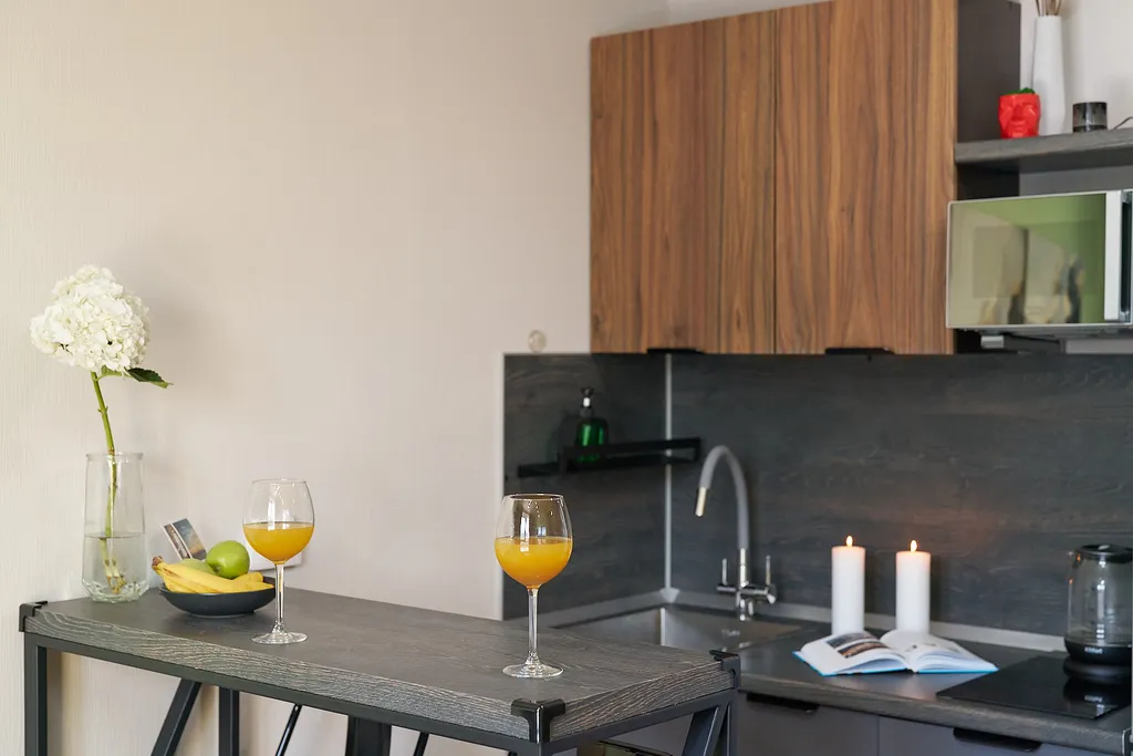 Уютная студия с панорамным окном у метро Парнас