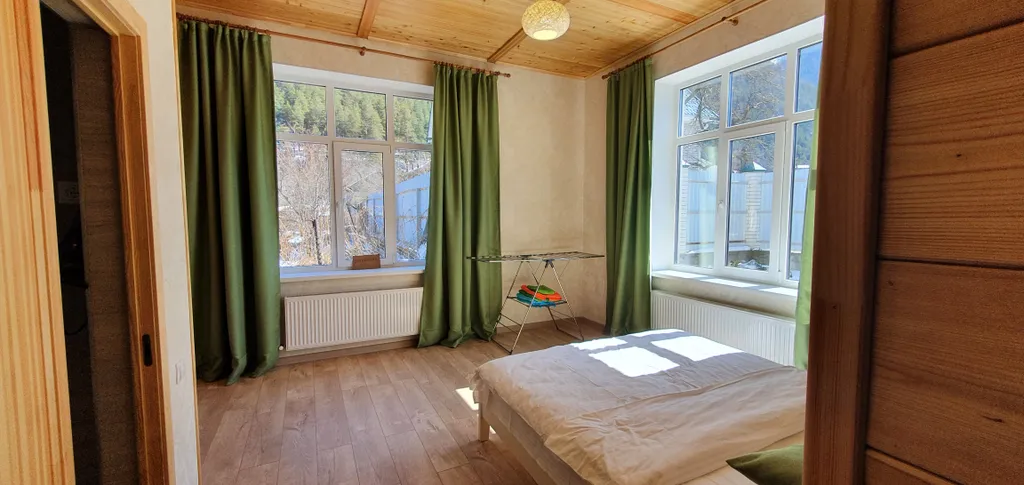 Апартаменты в центре с видом на горы