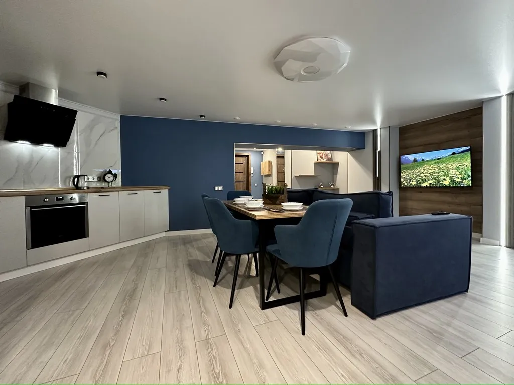 Просторная дизайнерская евродвушка в центре