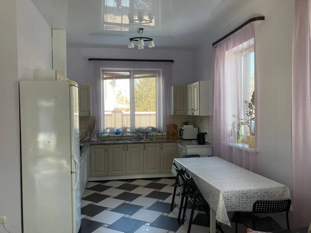 Загородный дом рядом с озером