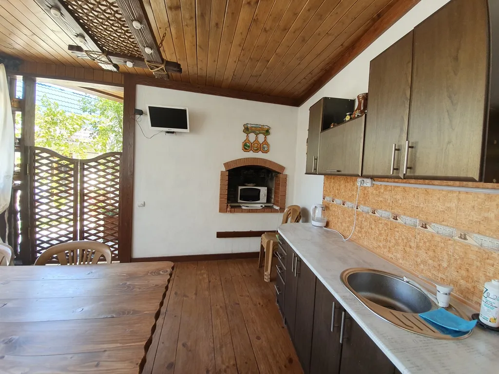 Дом со своим большим двором