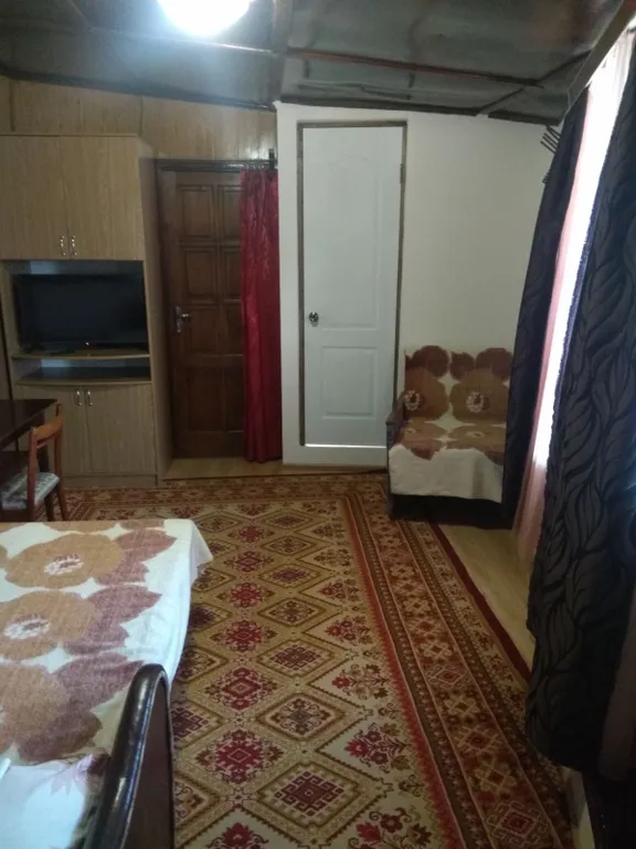 Уютный домик с террасой и видом на море, душ и туалет в помещении