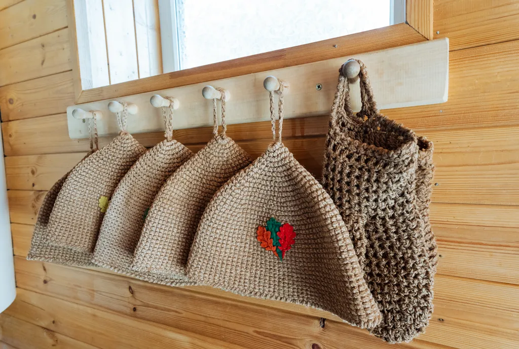 Бунгало на берегу озера в границе леса