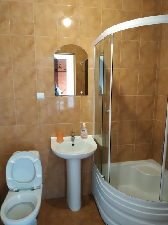 Квартира в домике с парковкой и отдельным входом