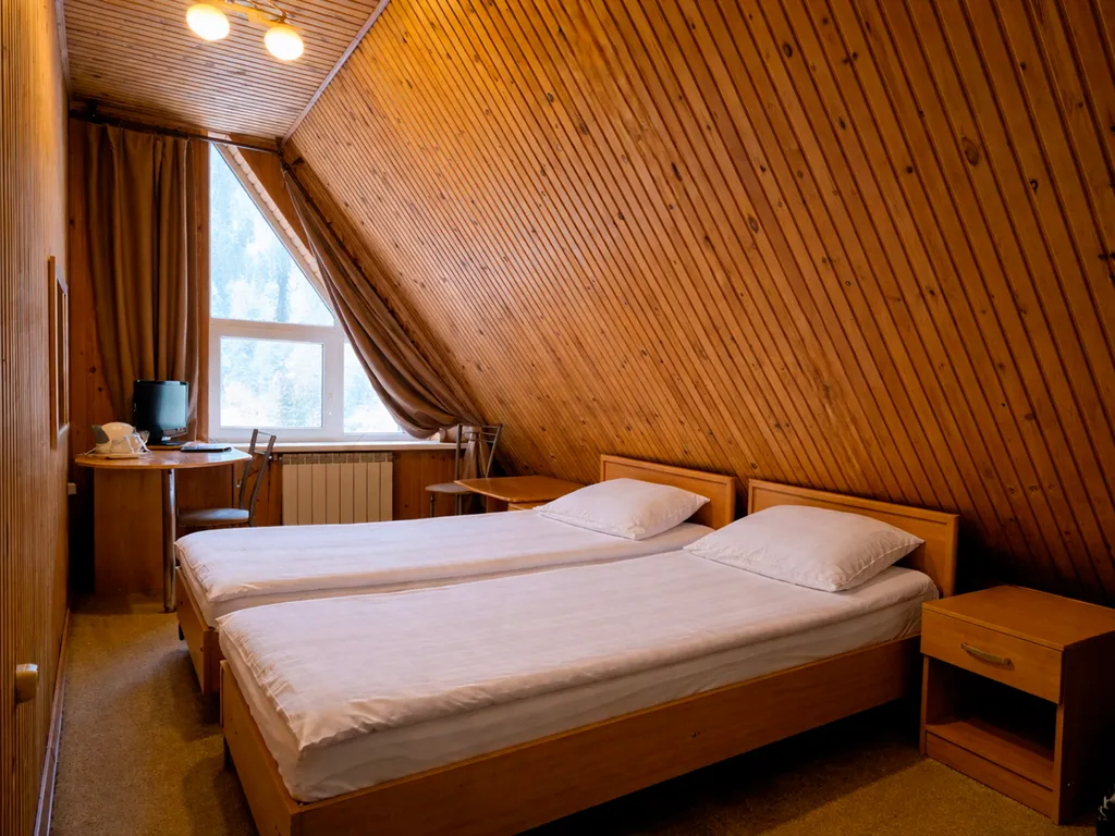 Квартира Стандарт мансардный с балконом (две раздельные кровати) — аренда посуточно в Домбай