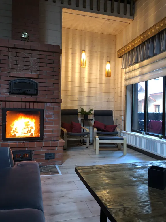 Сосновое шале на берегу Сямозера