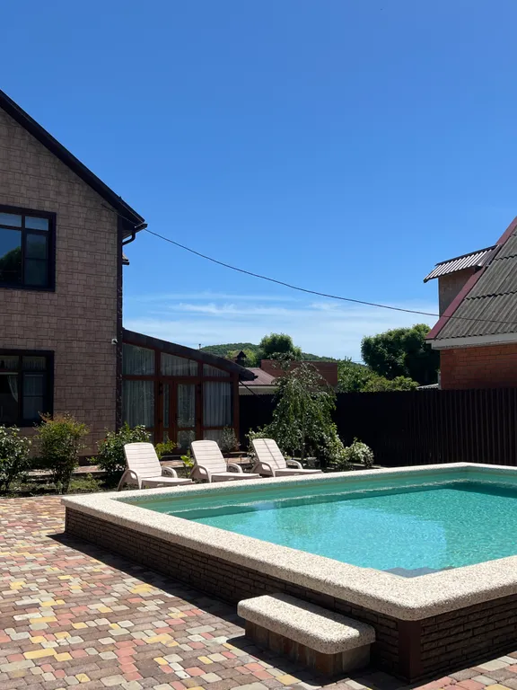 Коттедж «Семейный с видом на горы»