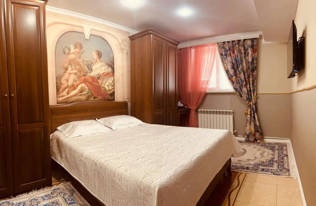 Квартира Трёхкомнатная квартира с красивым ремонтом с отдельным входом в центре — Анапа