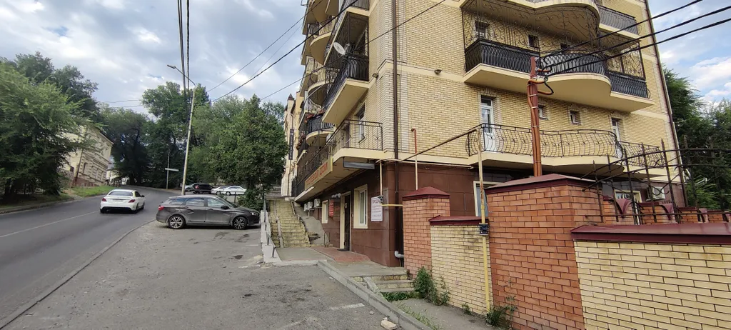 Квартира в элитном доме с новым ремонтом в самом центре города