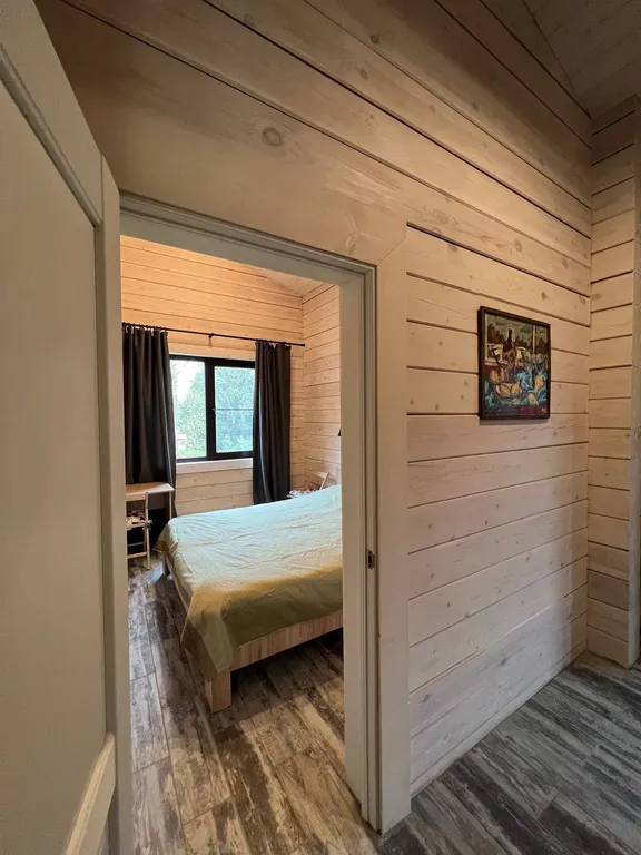 Сказочное шале в лесу